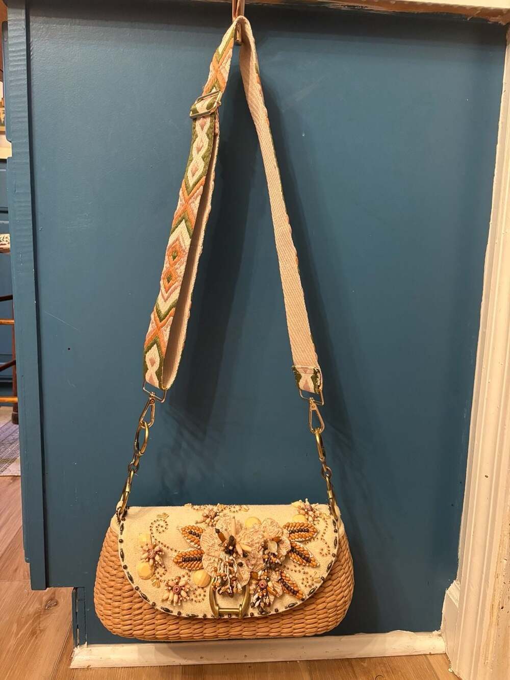 Vintage Mary Frances Beaded Floral Applique Woven Straw hard case Shoulder Bag - Picture 4 of 15